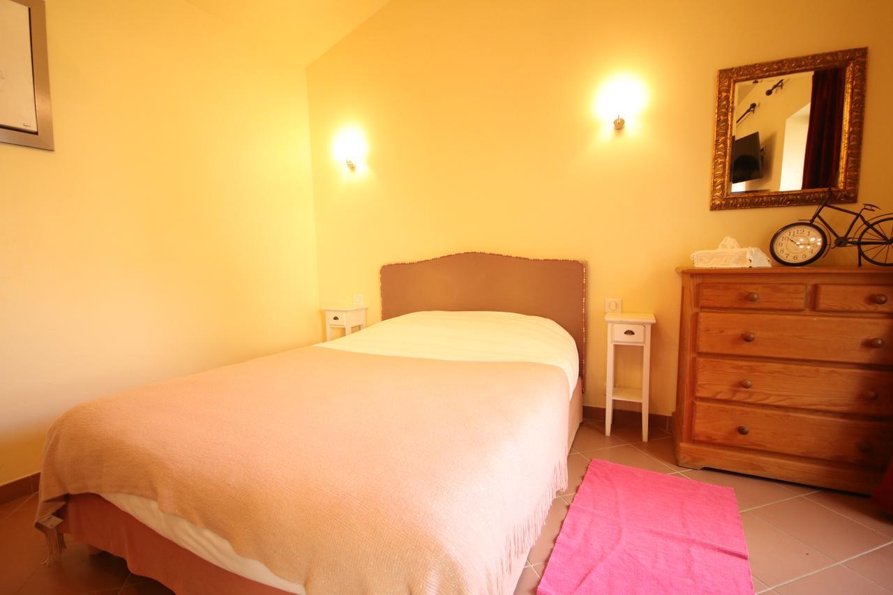 Chambres D'Hotes Les Delices De La Roche Louresse-Rochemenier Kültér fotó
