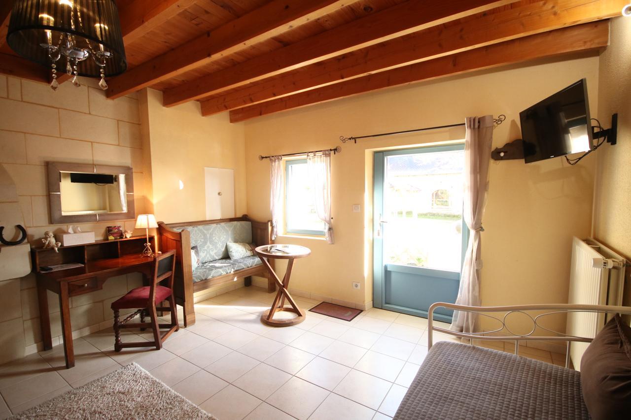 Chambres D'Hotes Les Delices De La Roche Louresse-Rochemenier Kültér fotó