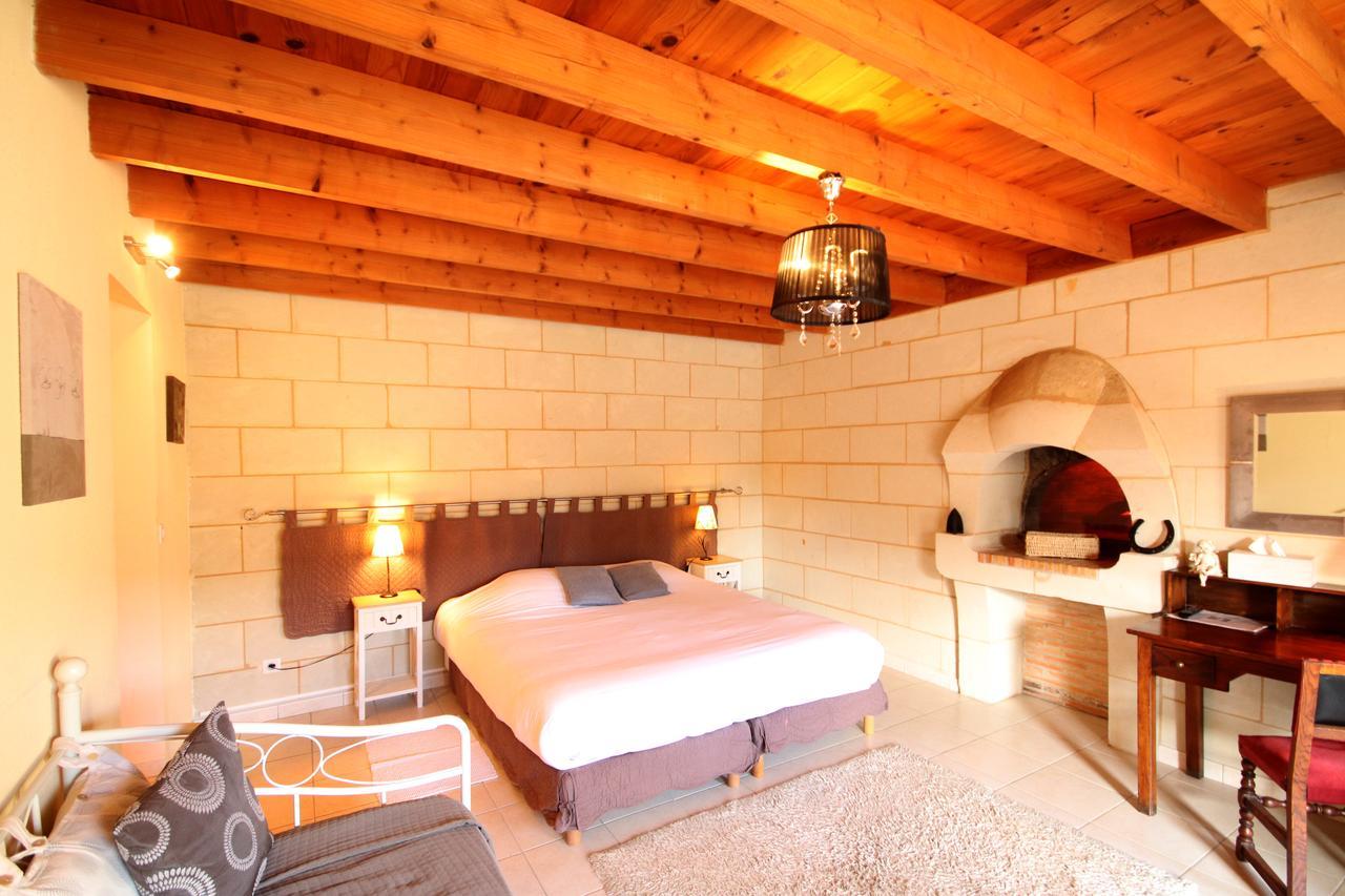 Chambres D'Hotes Les Delices De La Roche Louresse-Rochemenier Kültér fotó